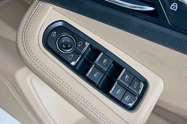 2022 Porsche MACAN  95B MY22