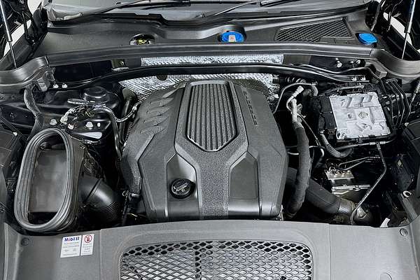 2022 Porsche MACAN  95B MY22