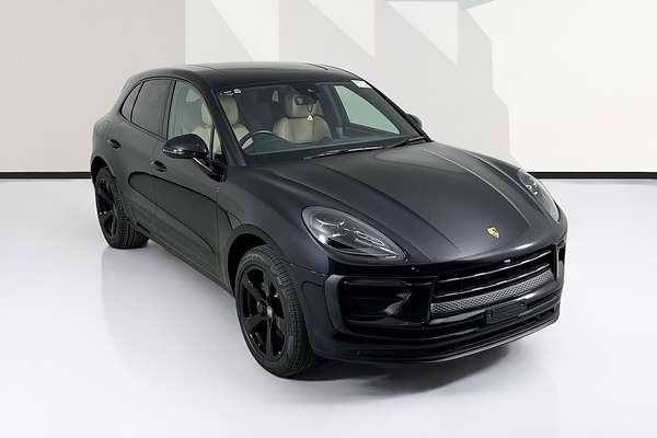 2022 Porsche MACAN  95B MY22