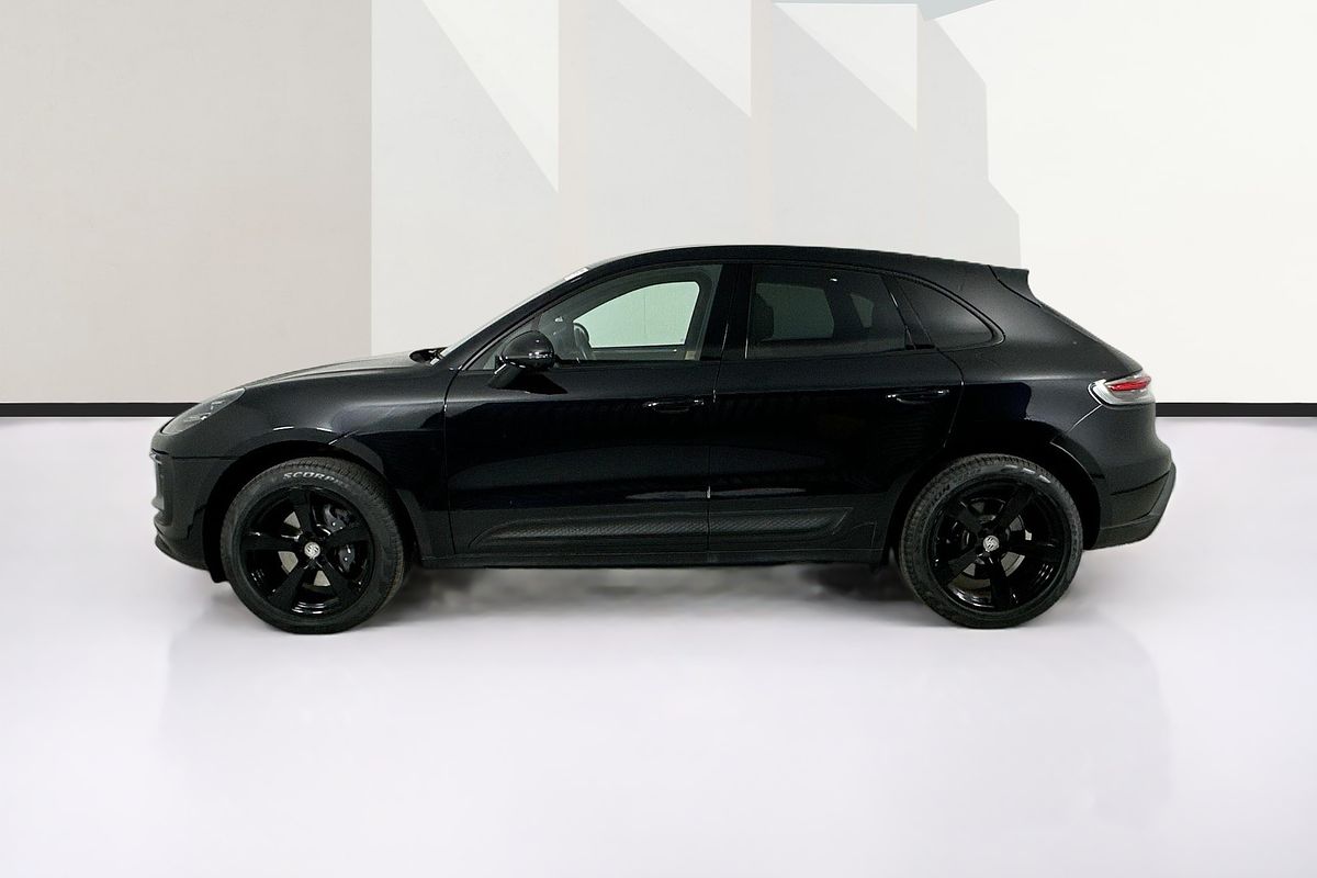 2022 Porsche MACAN  95B MY22