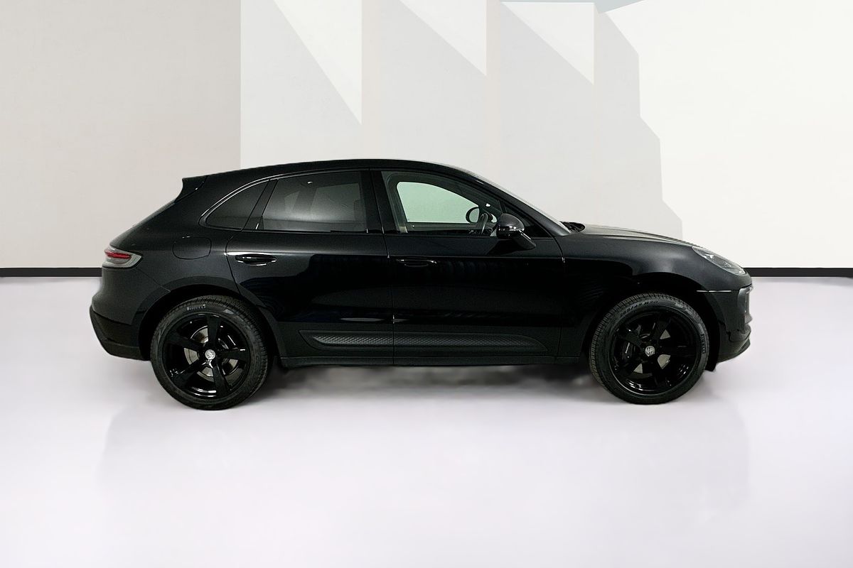 2022 Porsche MACAN  95B MY22