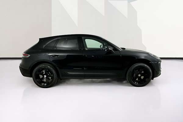 2022 Porsche MACAN  95B MY22