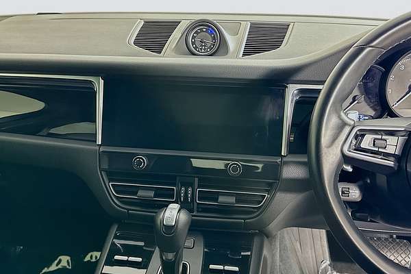 2023 Porsche MACAN  95B MY23