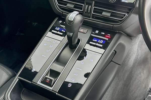 2023 Porsche MACAN  95B MY23