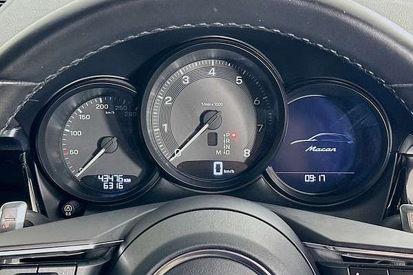 2023 Porsche MACAN  95B MY23