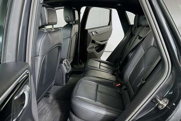 2023 Porsche MACAN  95B MY23