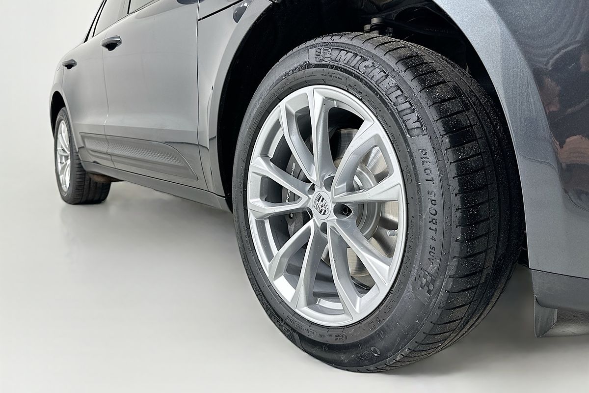 2023 Porsche MACAN  95B MY23