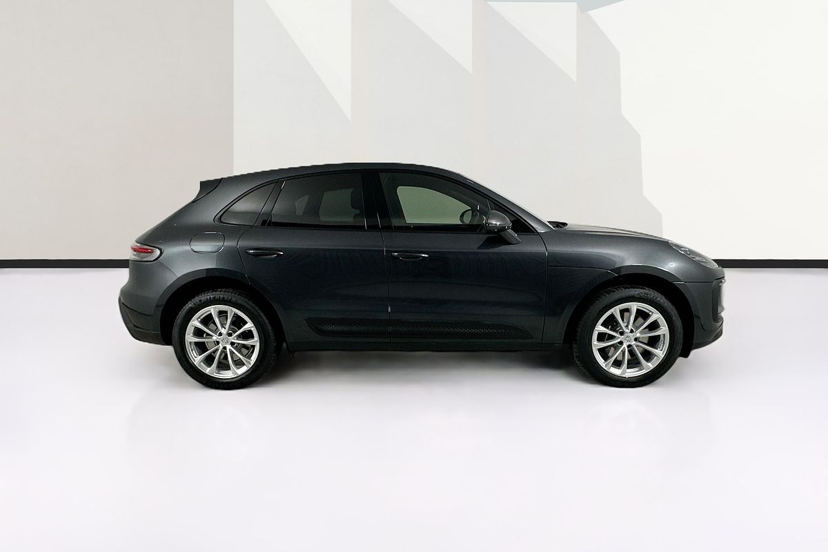 2023 Porsche MACAN  95B MY23