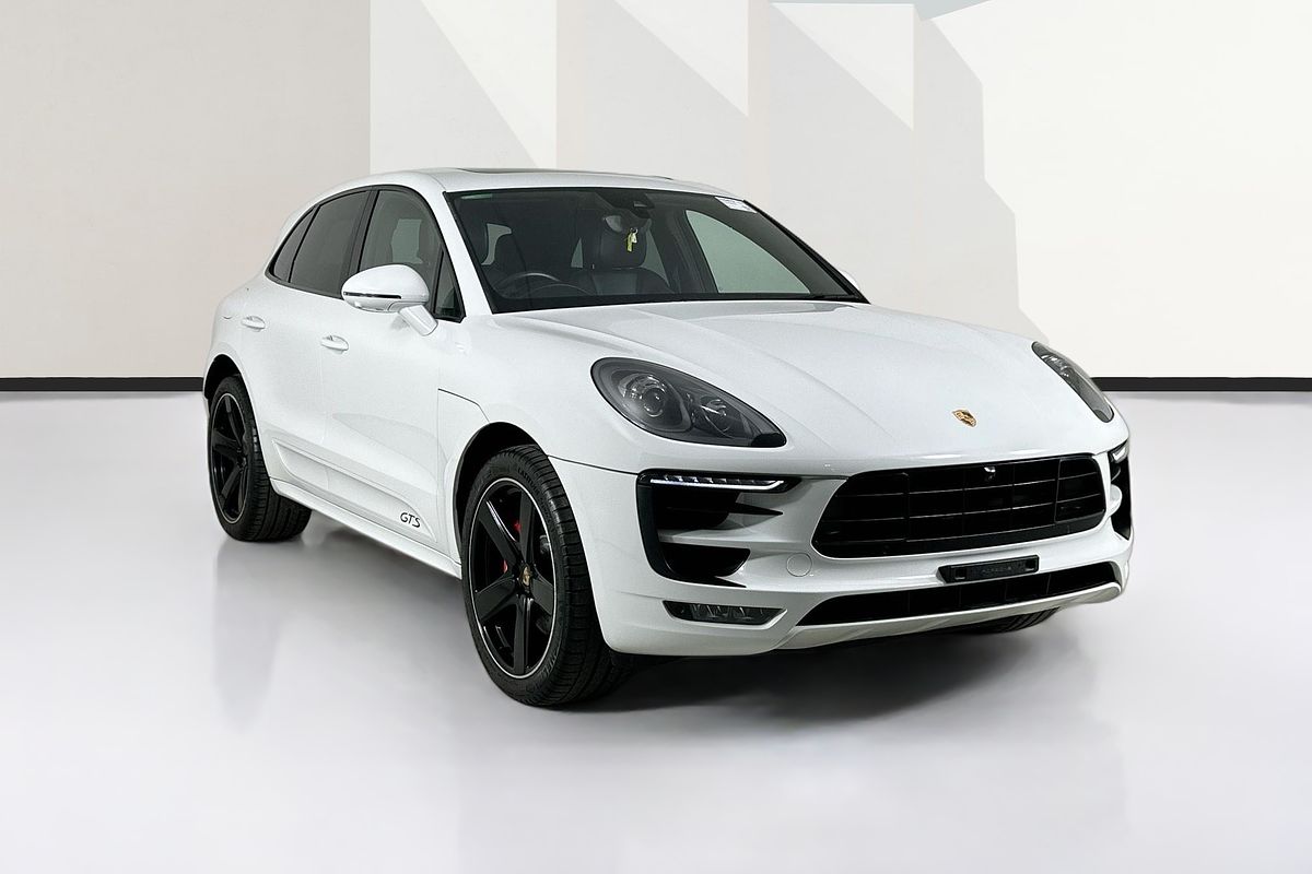 2017 Porsche MACAN GTS 95B MY18