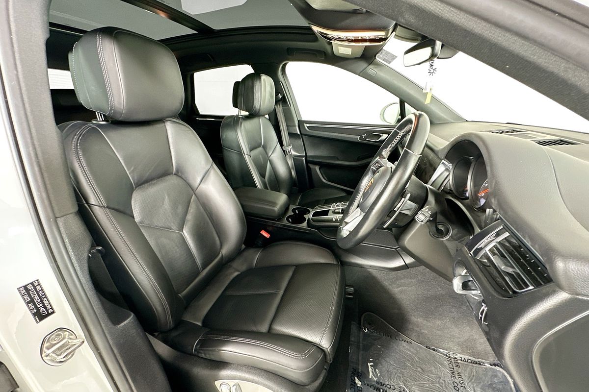 2020 Porsche MACAN  95B MY20