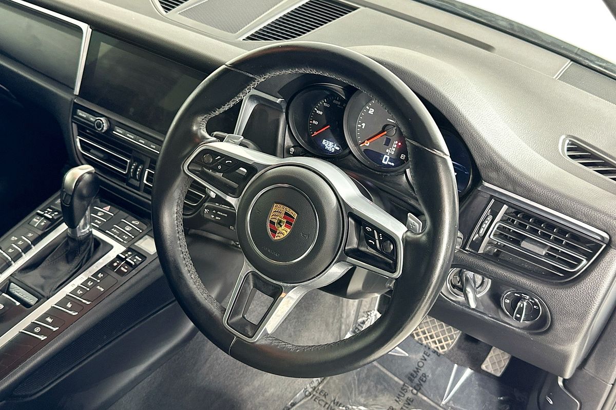 2020 Porsche MACAN  95B MY20