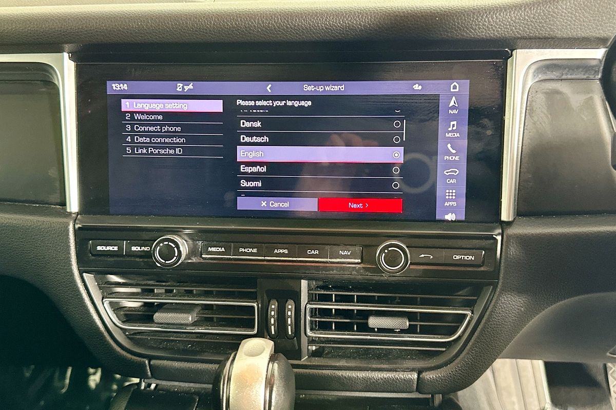 2020 Porsche MACAN  95B MY20