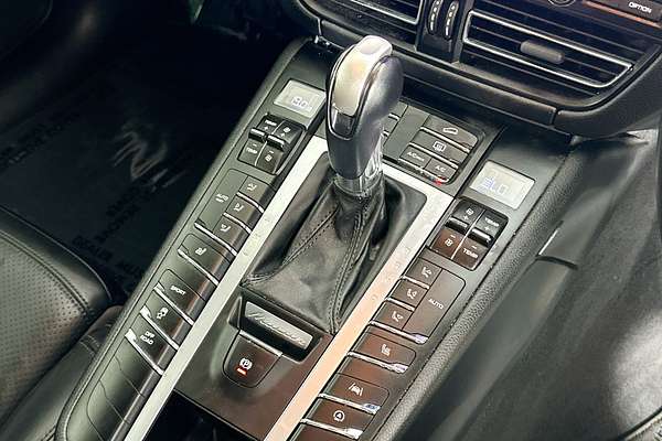 2020 Porsche MACAN  95B MY20