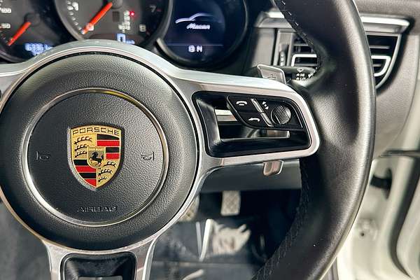 2020 Porsche MACAN  95B MY20