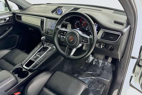 2017 Porsche MACAN GTS 95B MY18