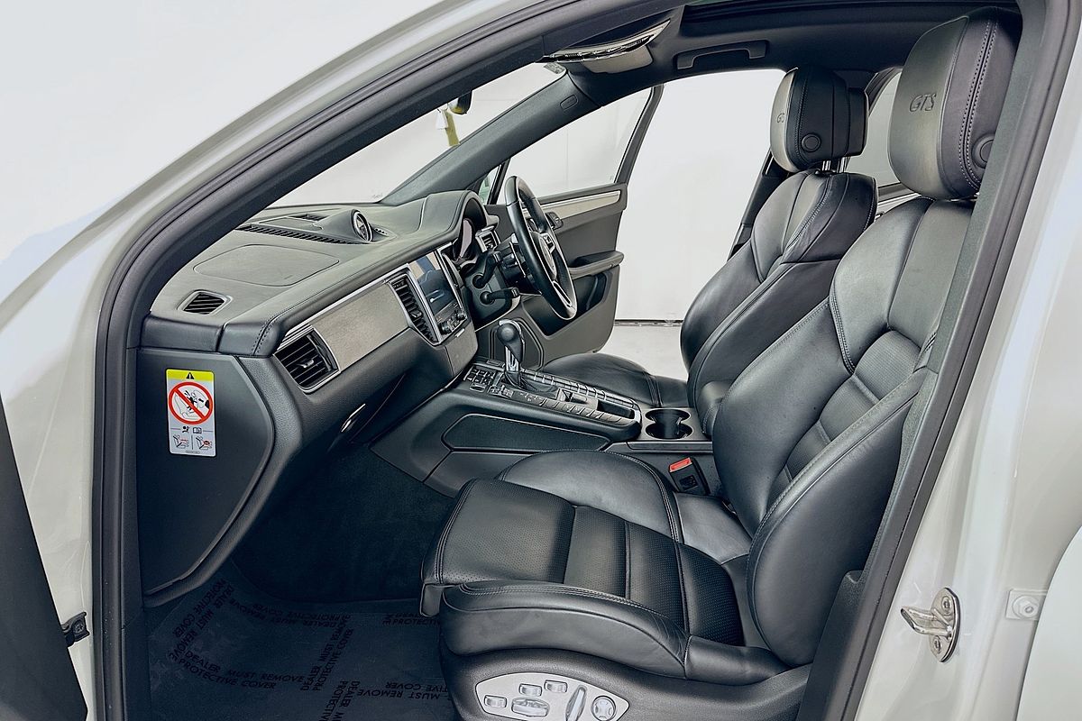 2017 Porsche MACAN GTS 95B MY18