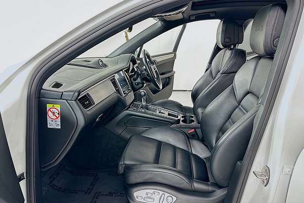 2017 Porsche MACAN GTS 95B MY18