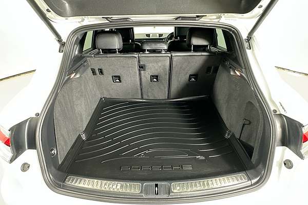 2020 Porsche MACAN  95B MY20