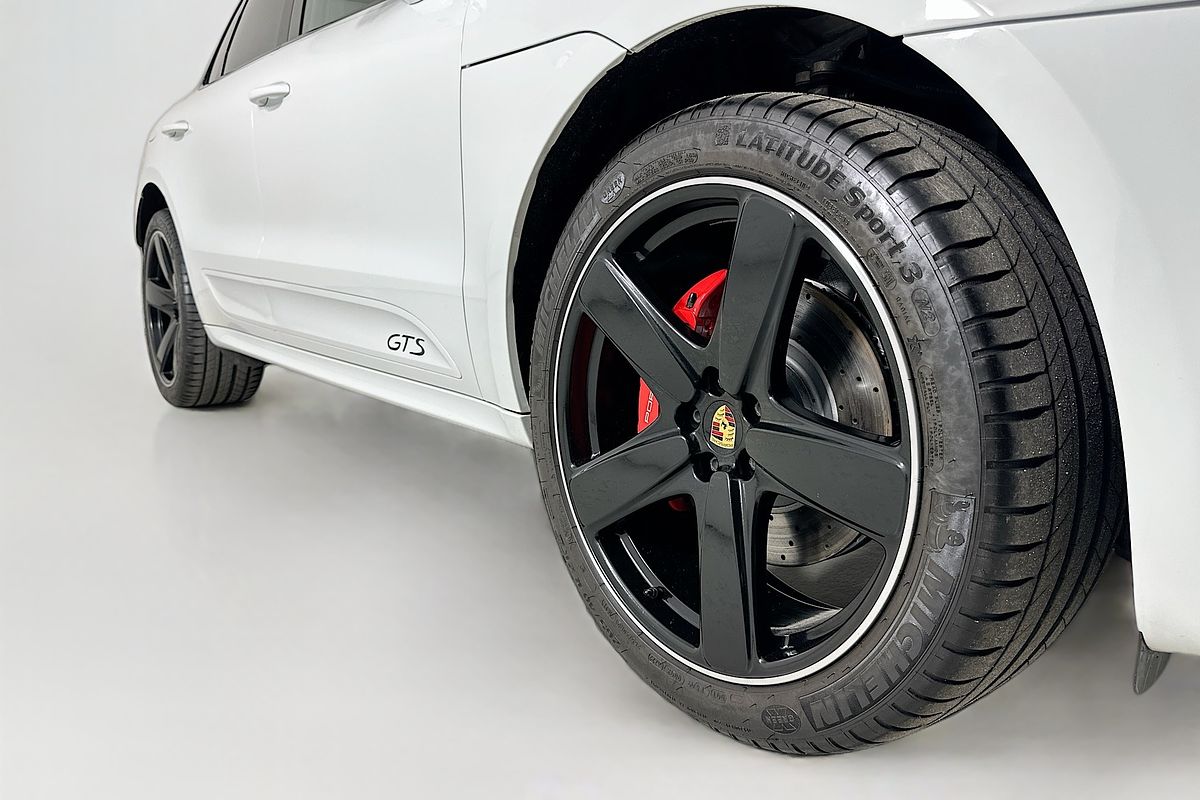 2017 Porsche MACAN GTS 95B MY18