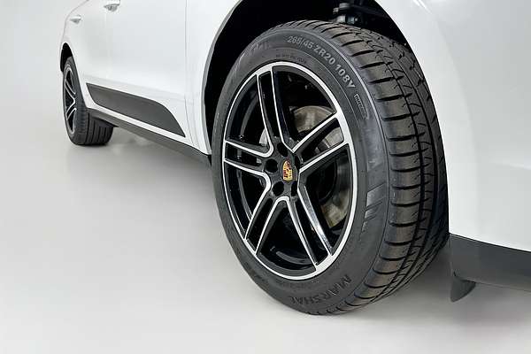 2020 Porsche MACAN  95B MY20