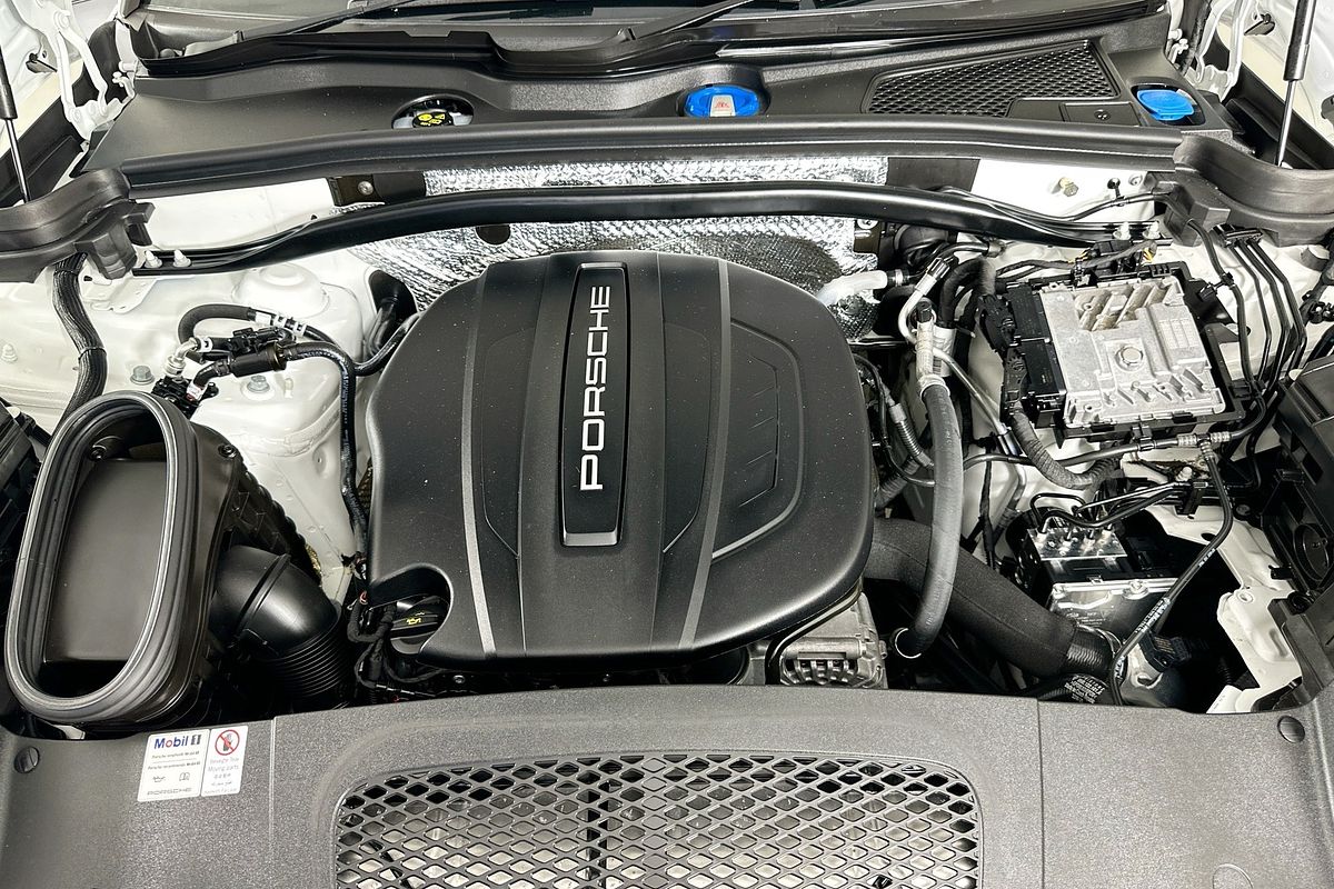 2020 Porsche MACAN  95B MY20