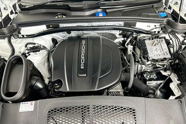 2020 Porsche MACAN  95B MY20