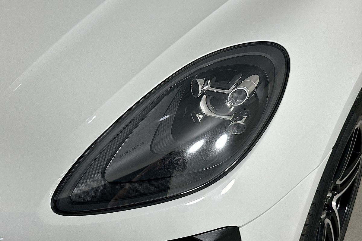 2020 Porsche MACAN  95B MY20