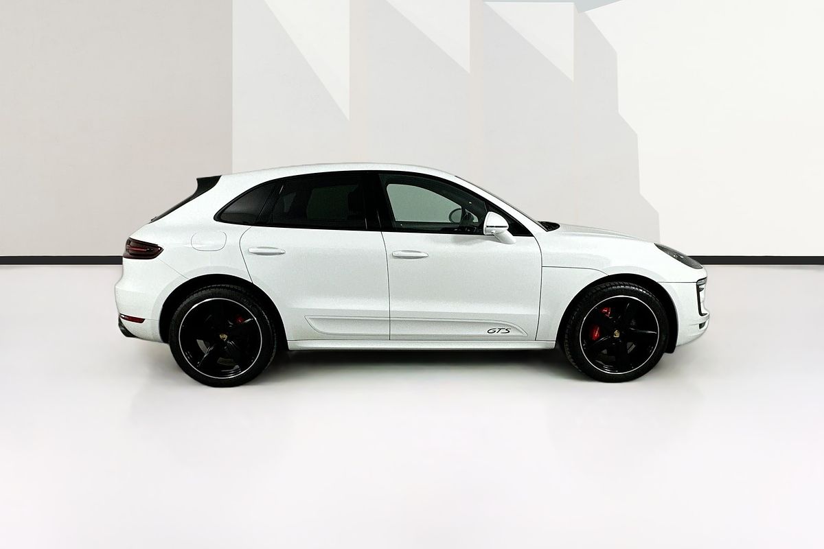 2017 Porsche MACAN GTS 95B MY18