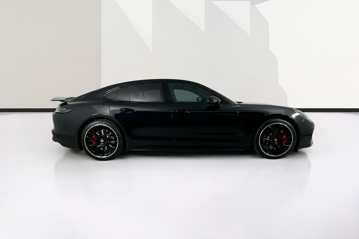 2022 Porsche Panamera GTS 971