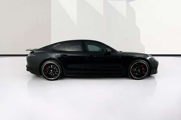 2022 Porsche Panamera GTS 971