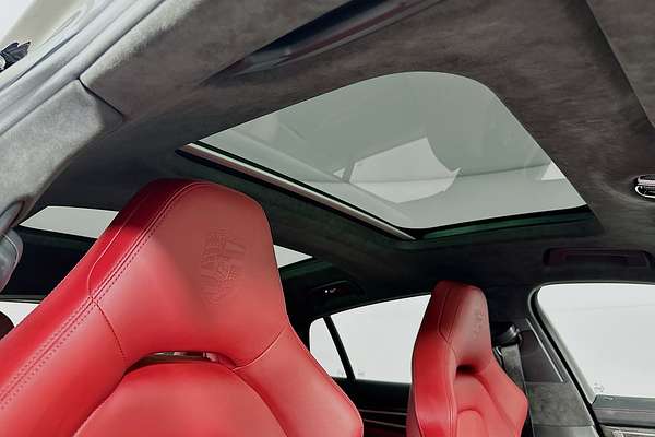 2022 Porsche Panamera GTS 971