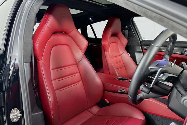 2022 Porsche Panamera GTS 971