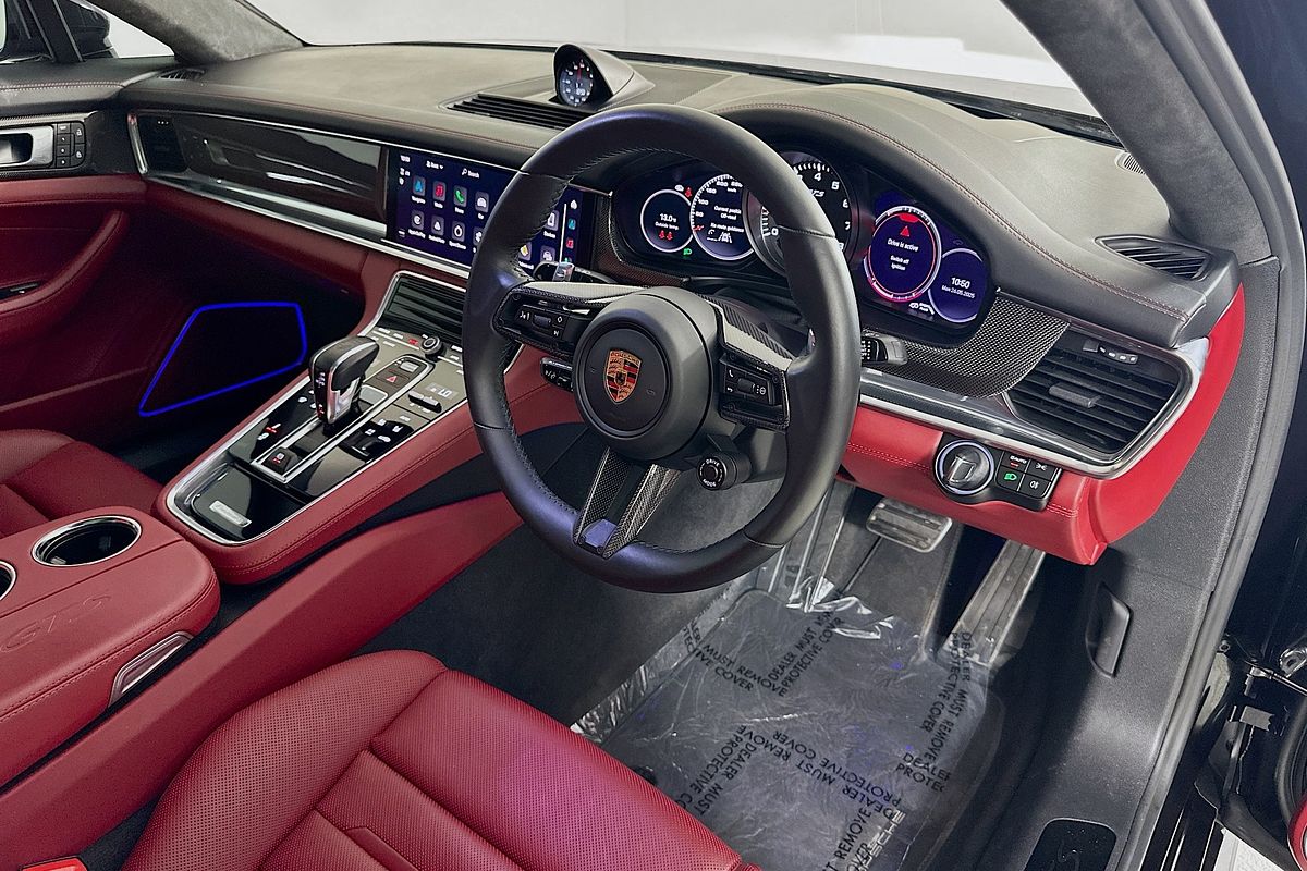2022 Porsche Panamera GTS 971