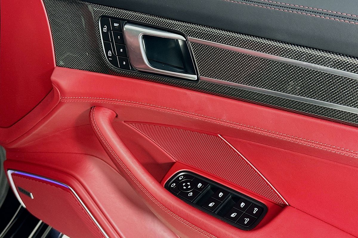 2022 Porsche Panamera GTS 971