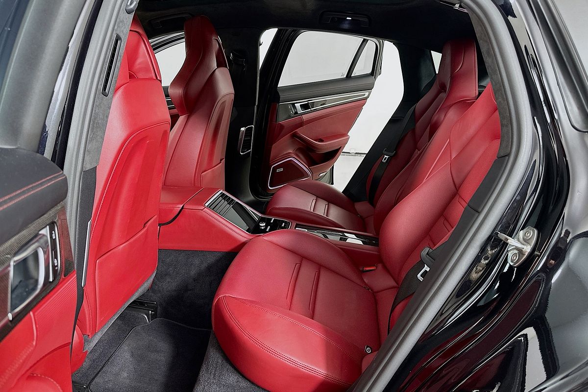 2022 Porsche Panamera GTS 971