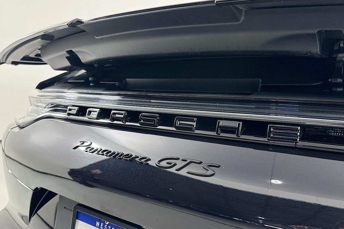 2022 Porsche Panamera GTS 971