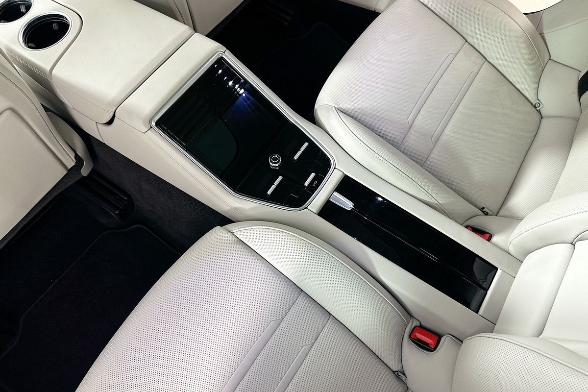 2018 Porsche Panamera  97A MY18