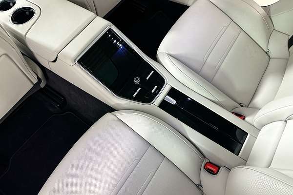 2018 Porsche Panamera  97A MY18