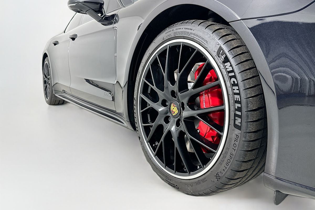 2022 Porsche Panamera GTS 971