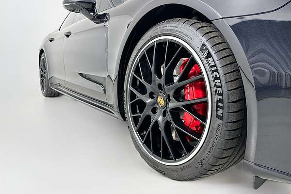 2022 Porsche Panamera GTS 971