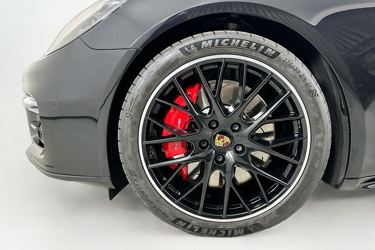 2022 Porsche Panamera GTS 971