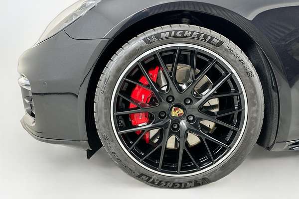 2022 Porsche Panamera GTS 971