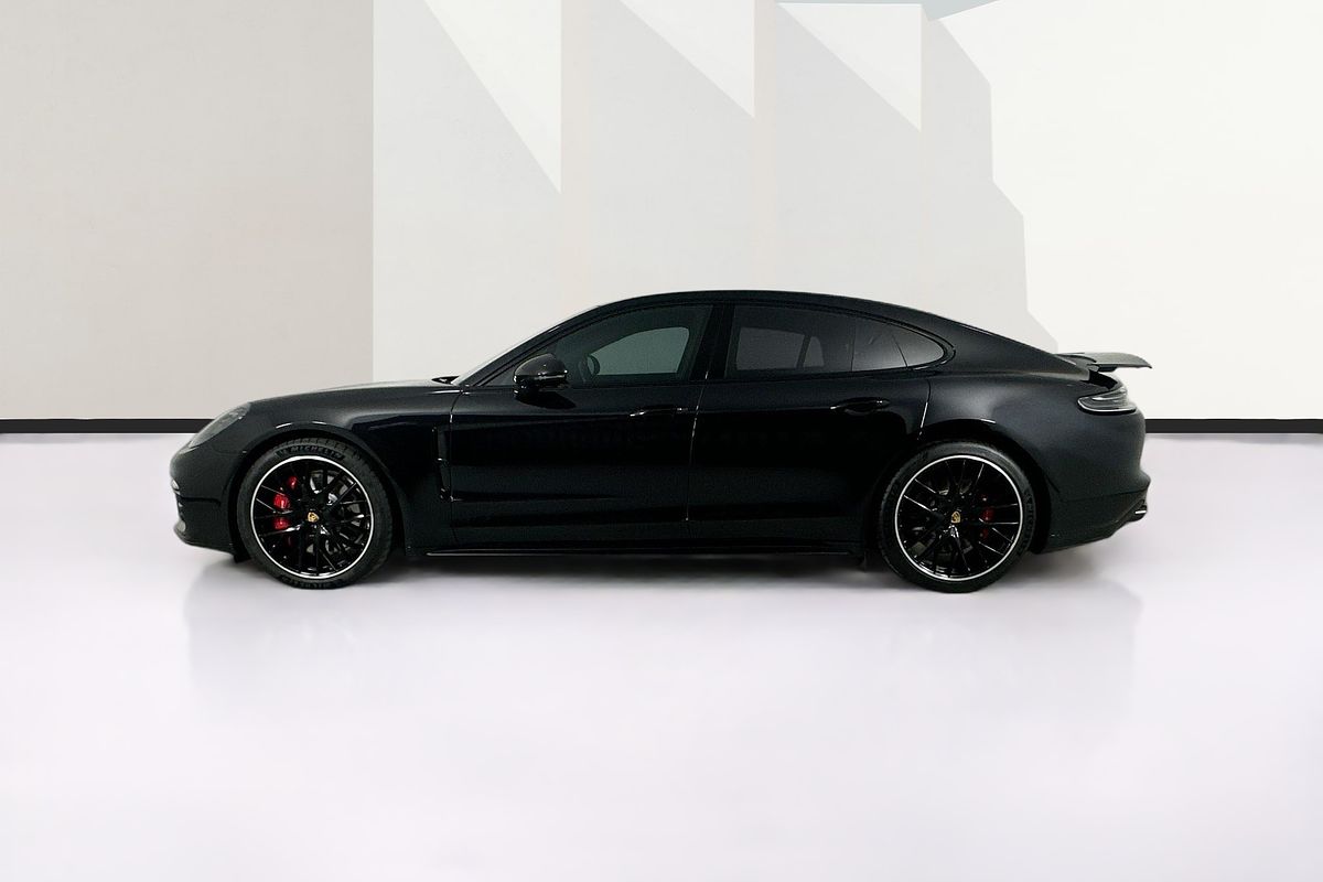 2022 Porsche Panamera GTS 971