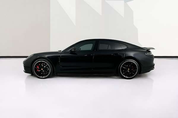 2022 Porsche Panamera GTS 971