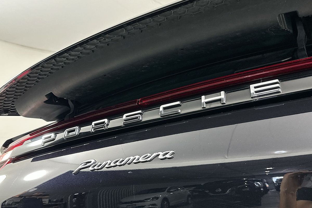 2018 Porsche Panamera  97A MY18