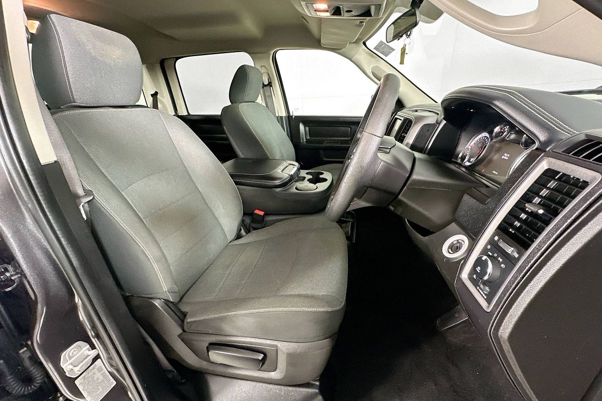 2023 RAM 1500 EXPRESS DS MY23 4X4