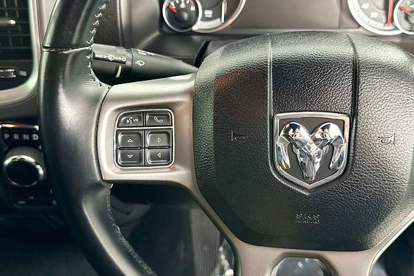 2021 RAM 1500 WARLOCK (BLACK/GREY/HYD BLUE) MY20 4X4