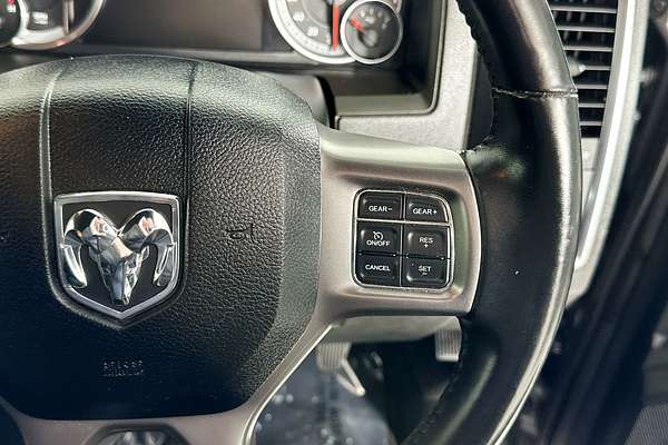 2021 RAM 1500 WARLOCK (BLACK/GREY/HYD BLUE) MY20 4X4