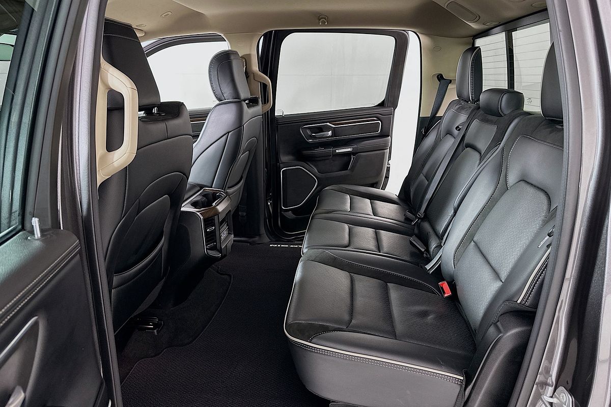 2021 RAM 1500 LARAMIE RAMBOX MHEV DT MY22 4X4 SWB