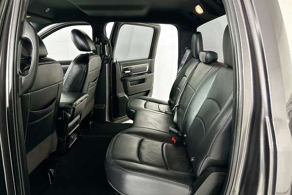 2021 RAM 1500 WARLOCK (BLACK/GREY/HYD BLUE) MY20 4X4